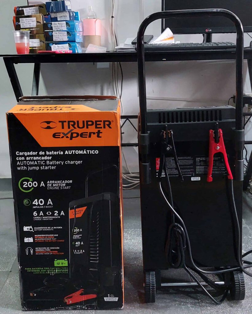 Cargador Automatico De Baterias 12 Voltios - Truper